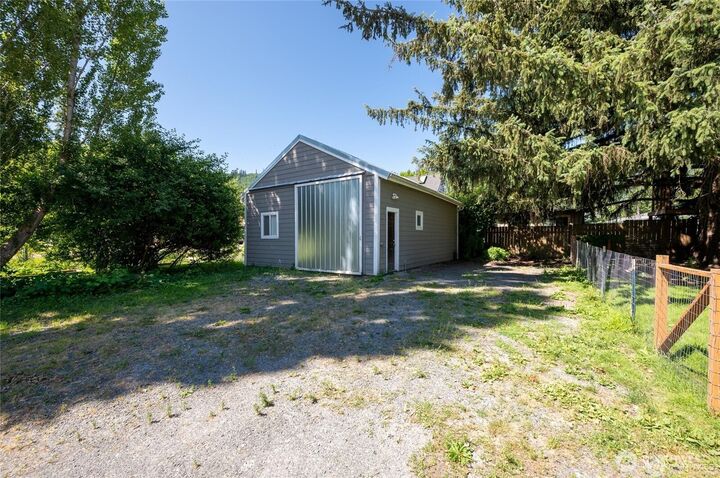 Property Photo: 2071 Valley Hwy 9 WA 98244