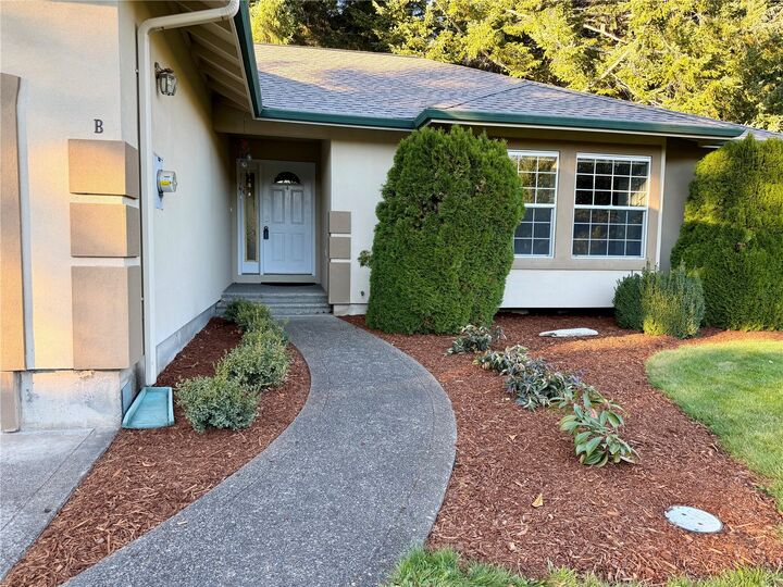 Property Photo:  170 E Beaumont Drive B  WA 98584 