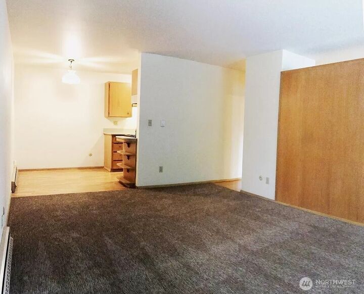Property Photo:  2229  42nd Avenue SW 205  WA 98116 