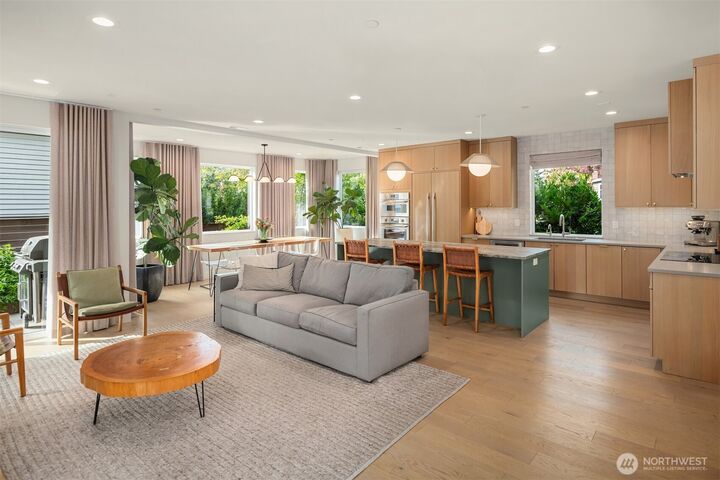 Property Photo:  1030  3rd Street  WA 98033 