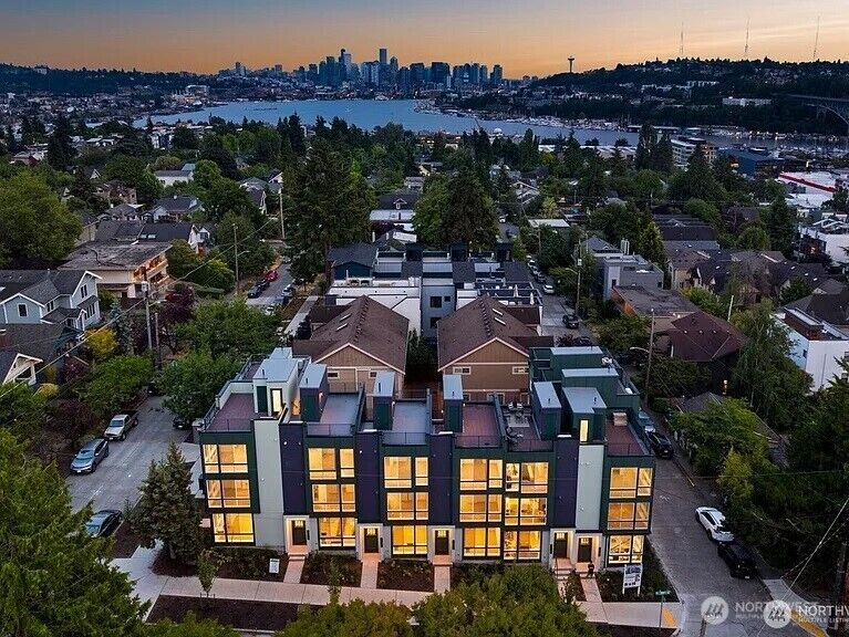 Property Photo: 3850 Carr Place N WA 98013