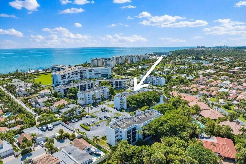 Property Photo: 1605 S US Highway 1 C302 FL 33477