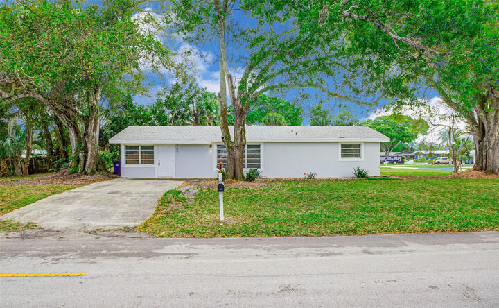 Property Photo:  3105 18th Street  FL 32960 