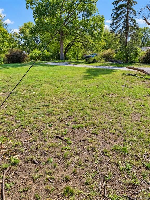 Property Photo:  23846 Lillian Street  MI 48183 
