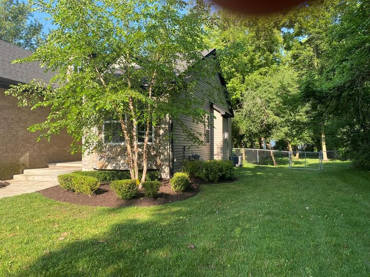 Property Photo:  9915 Wayne Road  MI 48150 