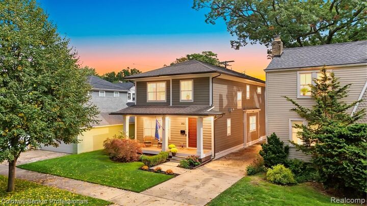 Property Photo:  518 Curry Avenue  MI 48067 