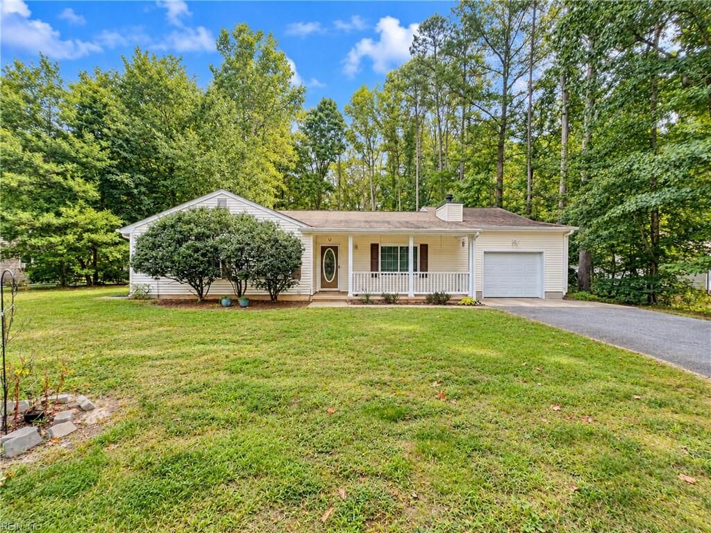 Property Photo: 4431 Mallard Dr VA 23061
