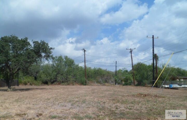 Property Photo: 610 Garrison Dr TX 78586