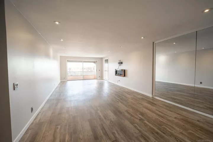 Property Photo: 2520 Clairemont Dr. 309 CA 92117