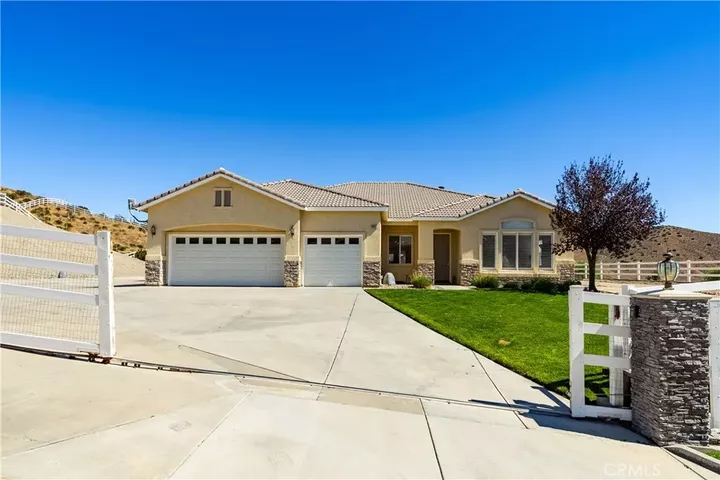 Property Photo:  34412 Desert  CA 93510 