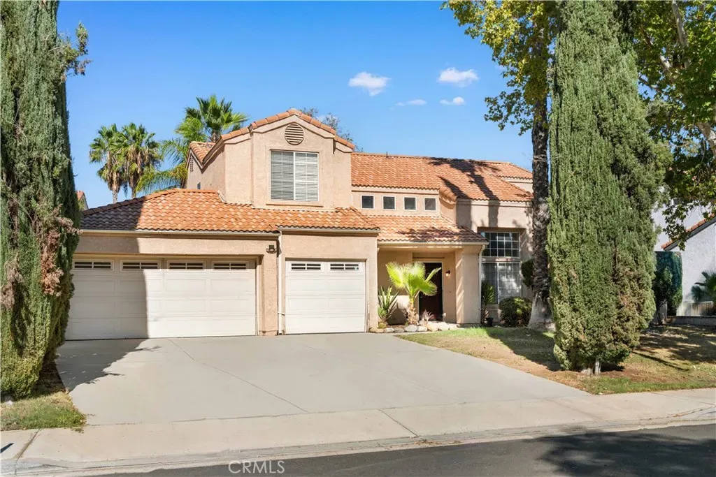 Property Photo:  23592 Lake Valley Dr  CA 92557 