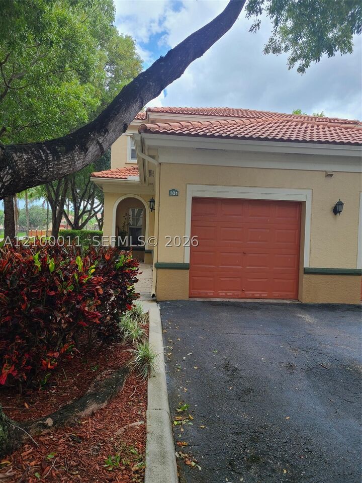 Property Photo:  2541 Centergate Dr 101  FL 33025 