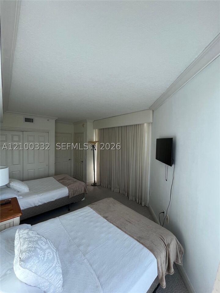Property Photo:  3370 Hidden Bay Dr 612  FL 33180 