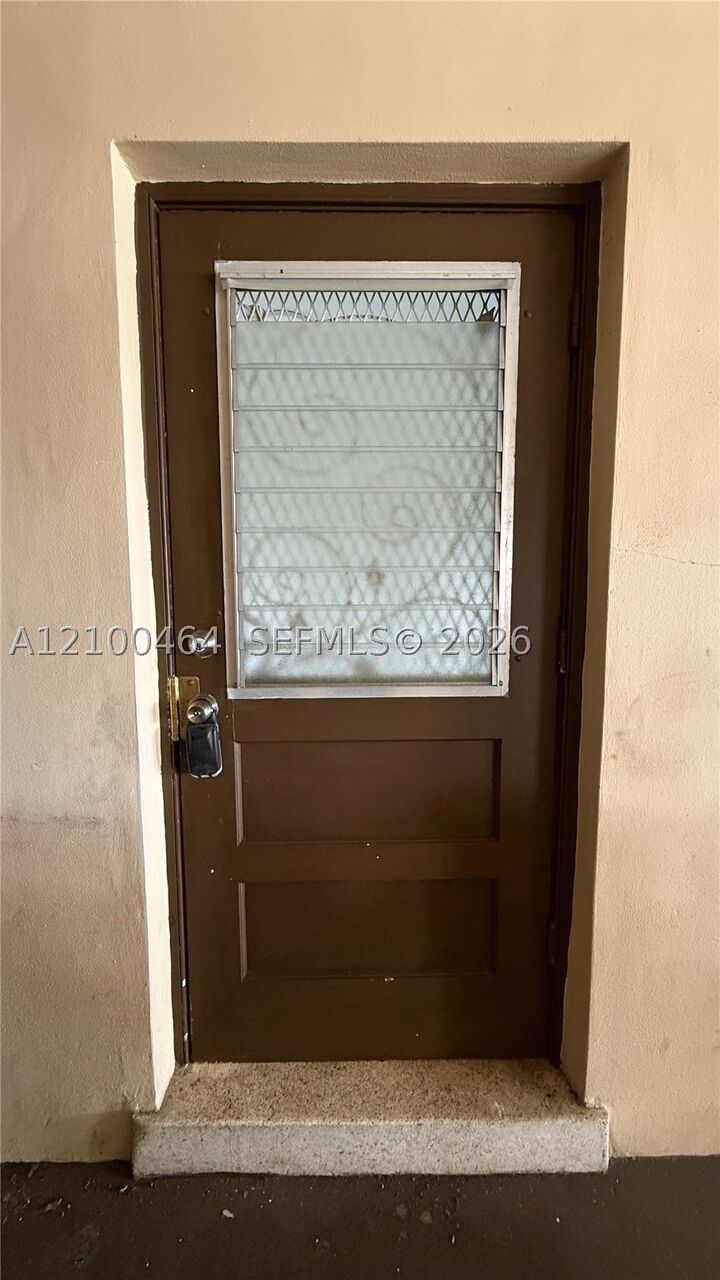 Property Photo:  5401 Hollywood Blvd 15  FL 33021 