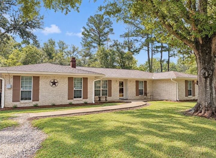 Property Photo:  4392 Fox Meadows Rd  TX 77656 