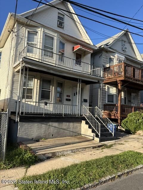 Property Photo:  189 Van Buren Street  NY 10301 