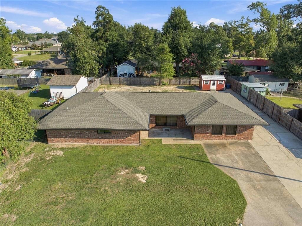 Property Photo:  3808 Maplewood Drive  LA 70663 