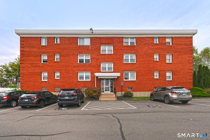 Property Photo:  185 Melba Street 111  CT 06460 