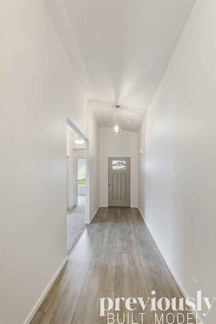 Property Photo:  705 S Manifold Ln  WA 99016 