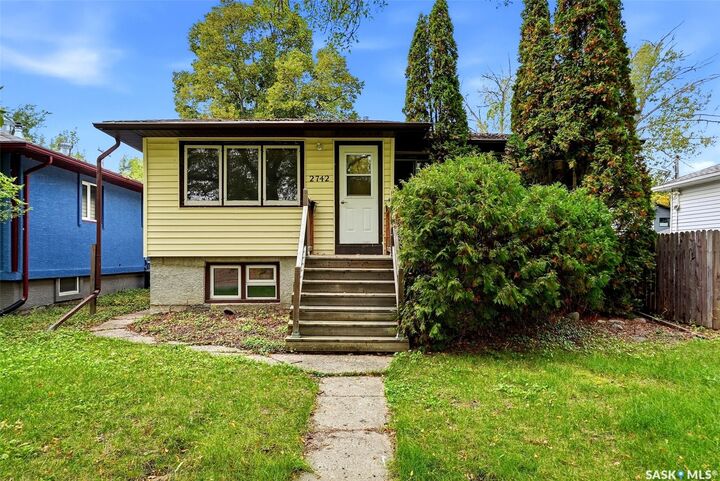 Property Photo:  2742 McAra Street  SK S4N 2X1 