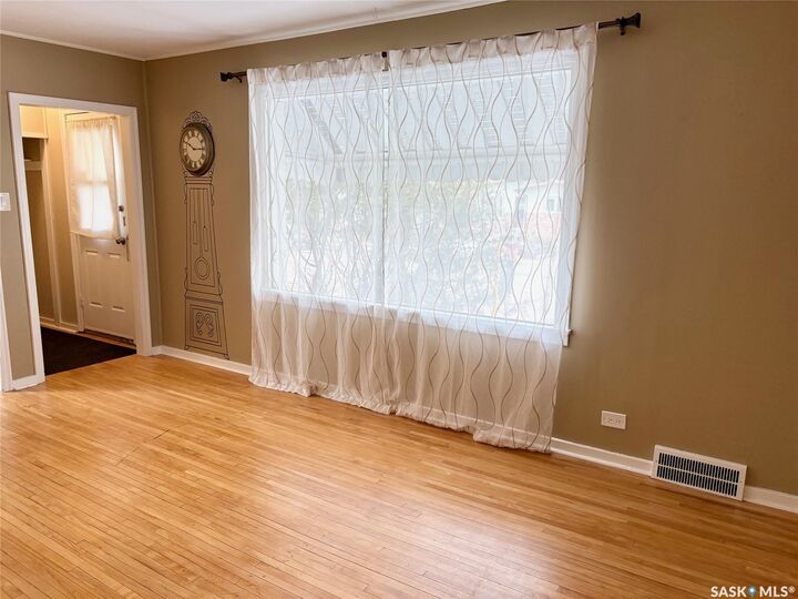 Property Photo:  113 Laurier Avenue  SK S3N 1V1 