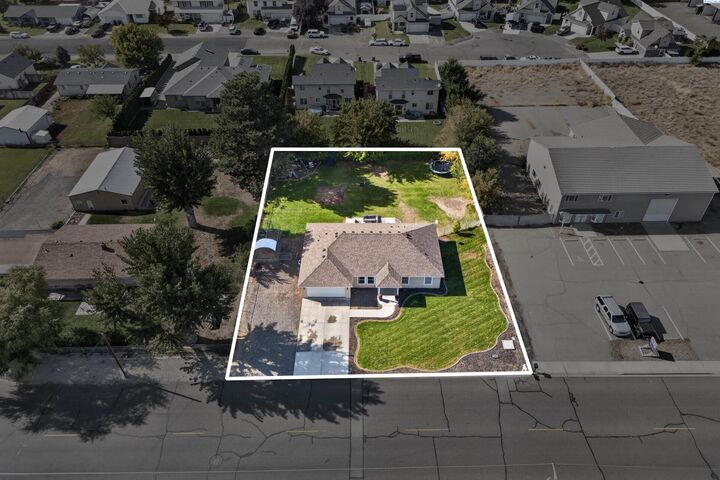 Property Photo: 1306 Road 30 WA 99301