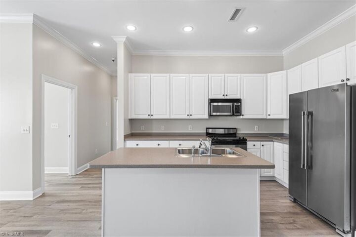 Property Photo: 113 N Church Street 206 NC 27401