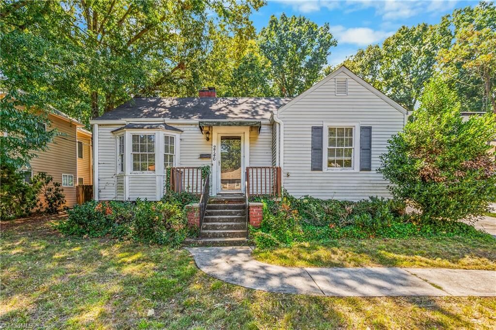 Property Photo: 2746 Maplewood Avenue NC 27103