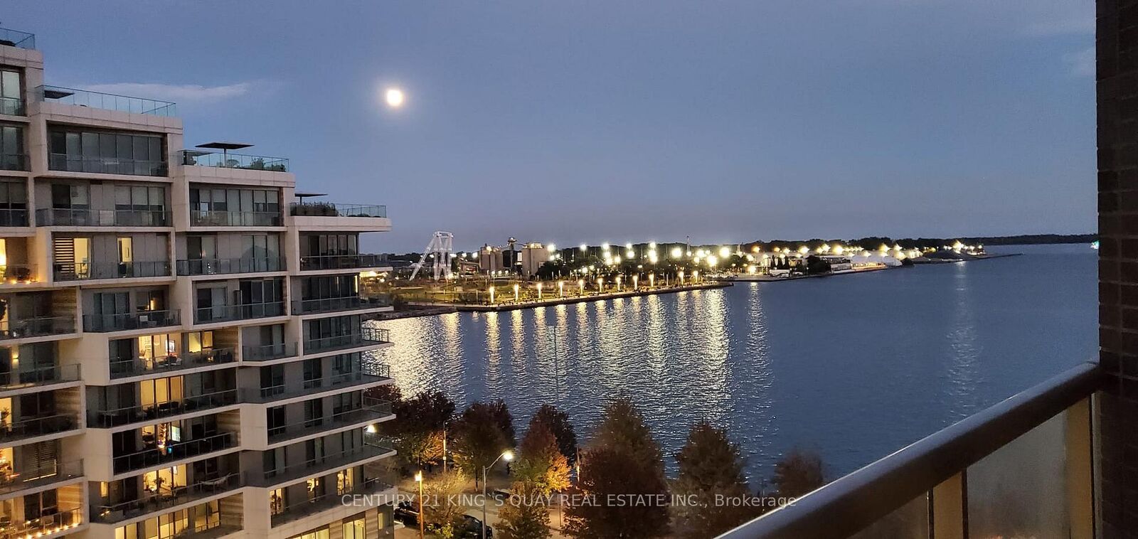 Photo de la propriété:  1 Edgewater Drive 820  ON M5A 0L1 