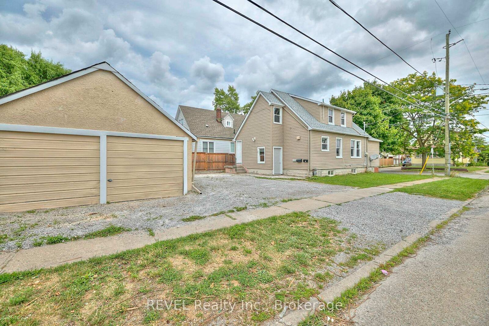 Photo de la propriété:  43 Cosby Avenue  ON L2M 5R7 