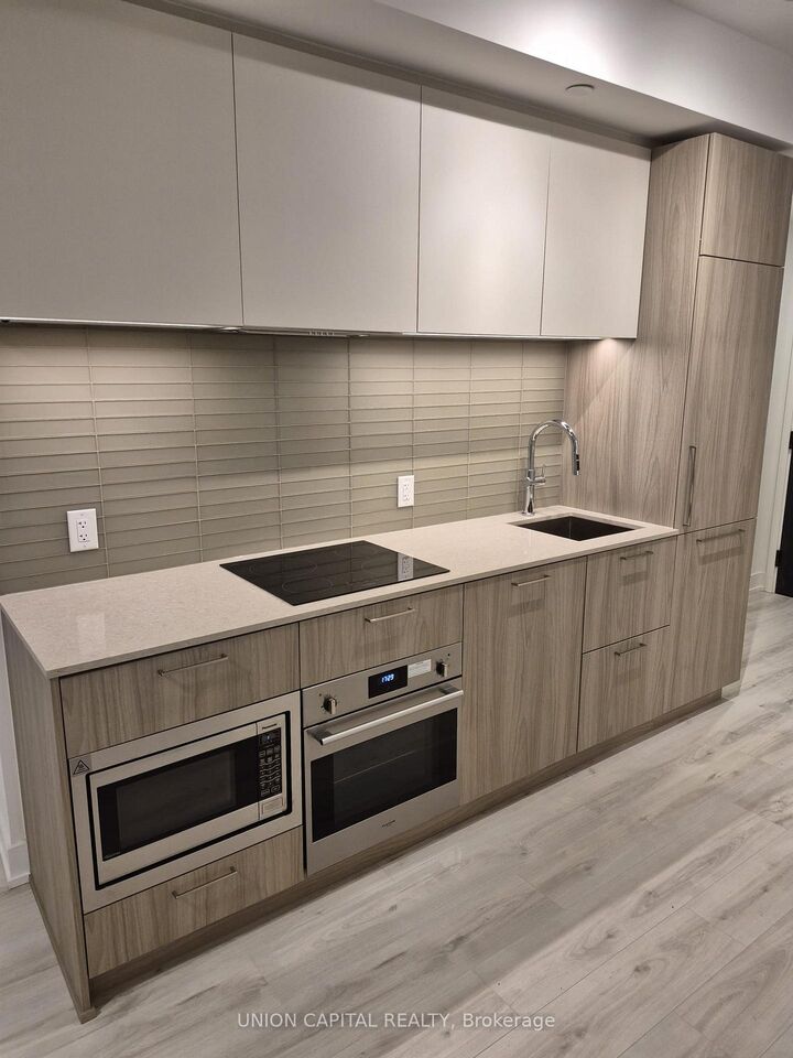 Property Photo:  36 Olive Avenue 2106  ON M6G 2R8 