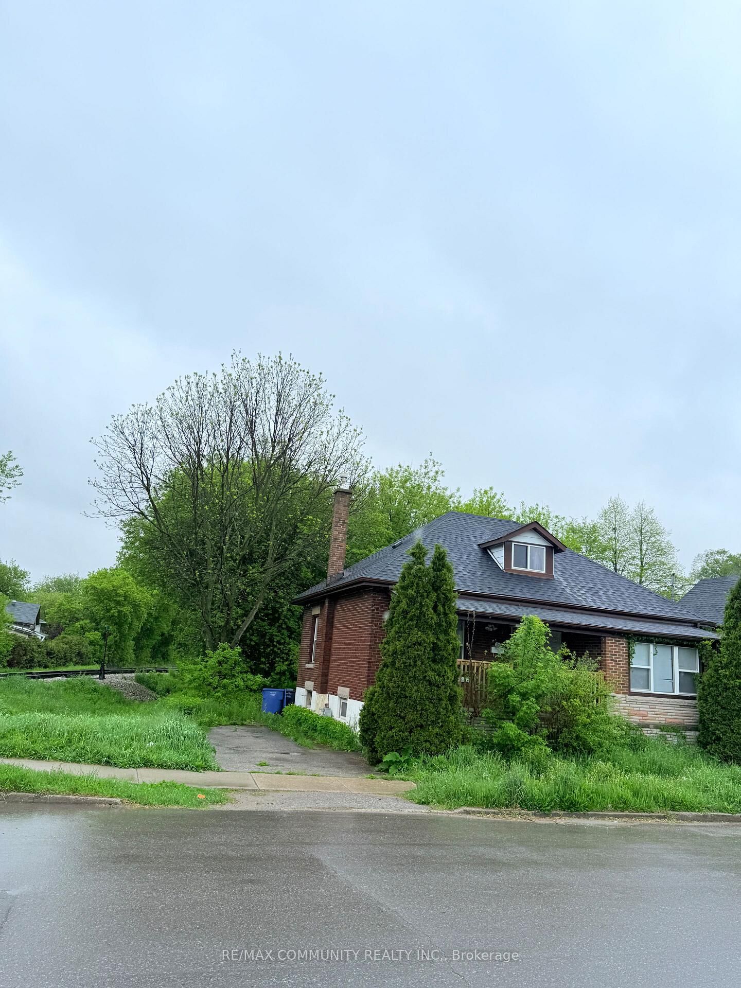 Property Photo:  70 Huron Street  ON N1E 5L6 