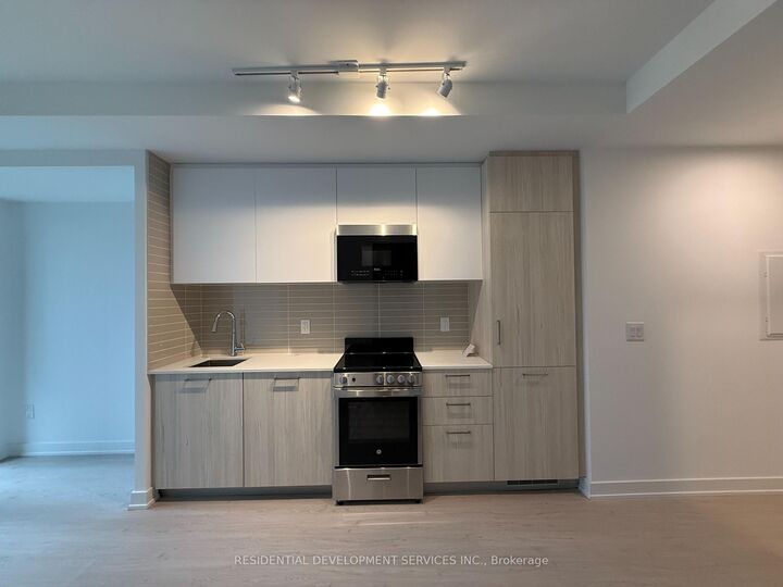 Property Photo:  65 Mutual Street 405  ON M5B 0E5 