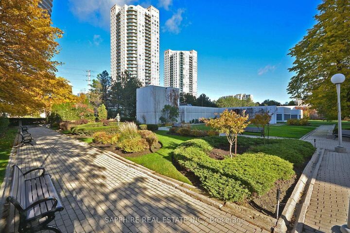 Property Photo:  3650 Kaneff Crescent 2808  ON L5A 4A1 
