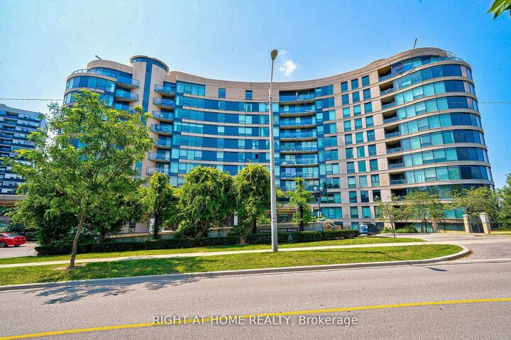 Property Photo:  18 Valley Woods Road 813  ON M3A 0A1 