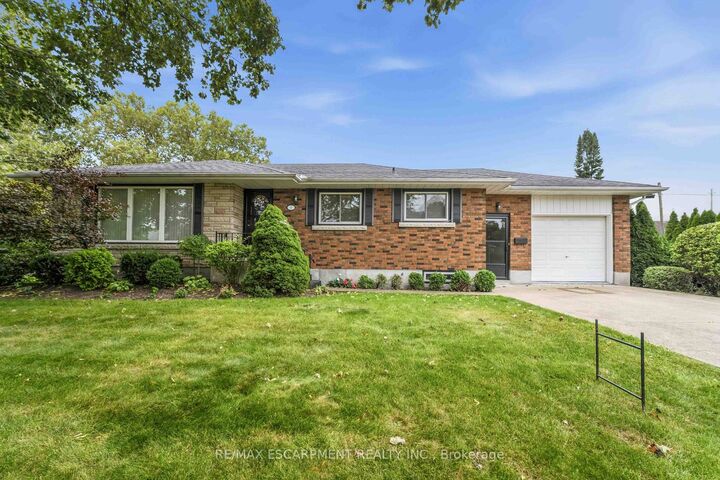 Property Photo:  4 Regina Avenue  ON L2M 3G6 