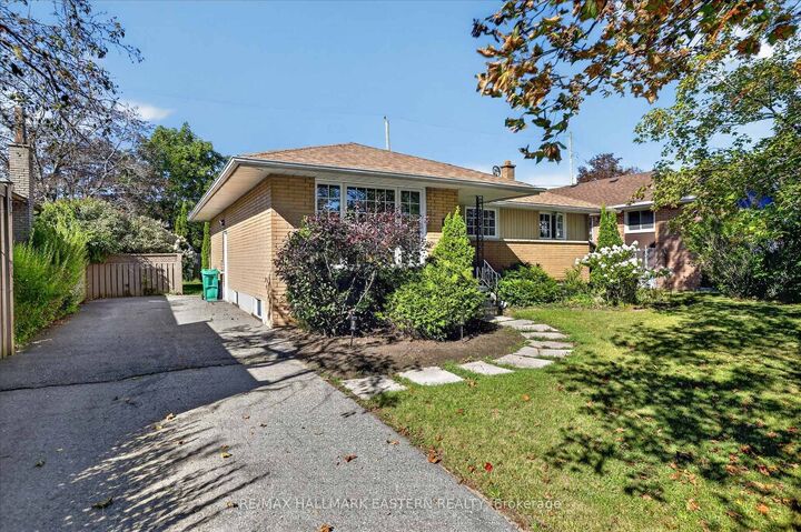 Property Photo:  897 Westdale Avenue  ON K9H 6C5 