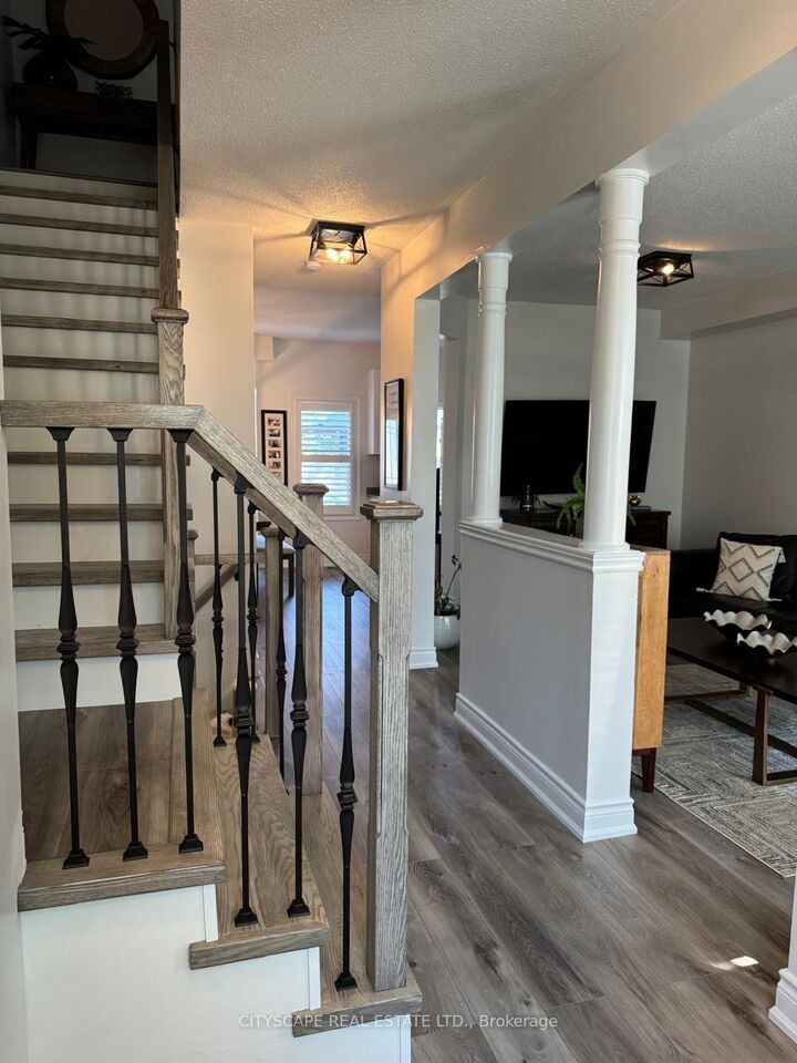 Property Photo:  76 Easthampton Road  ON L8E 6C4 