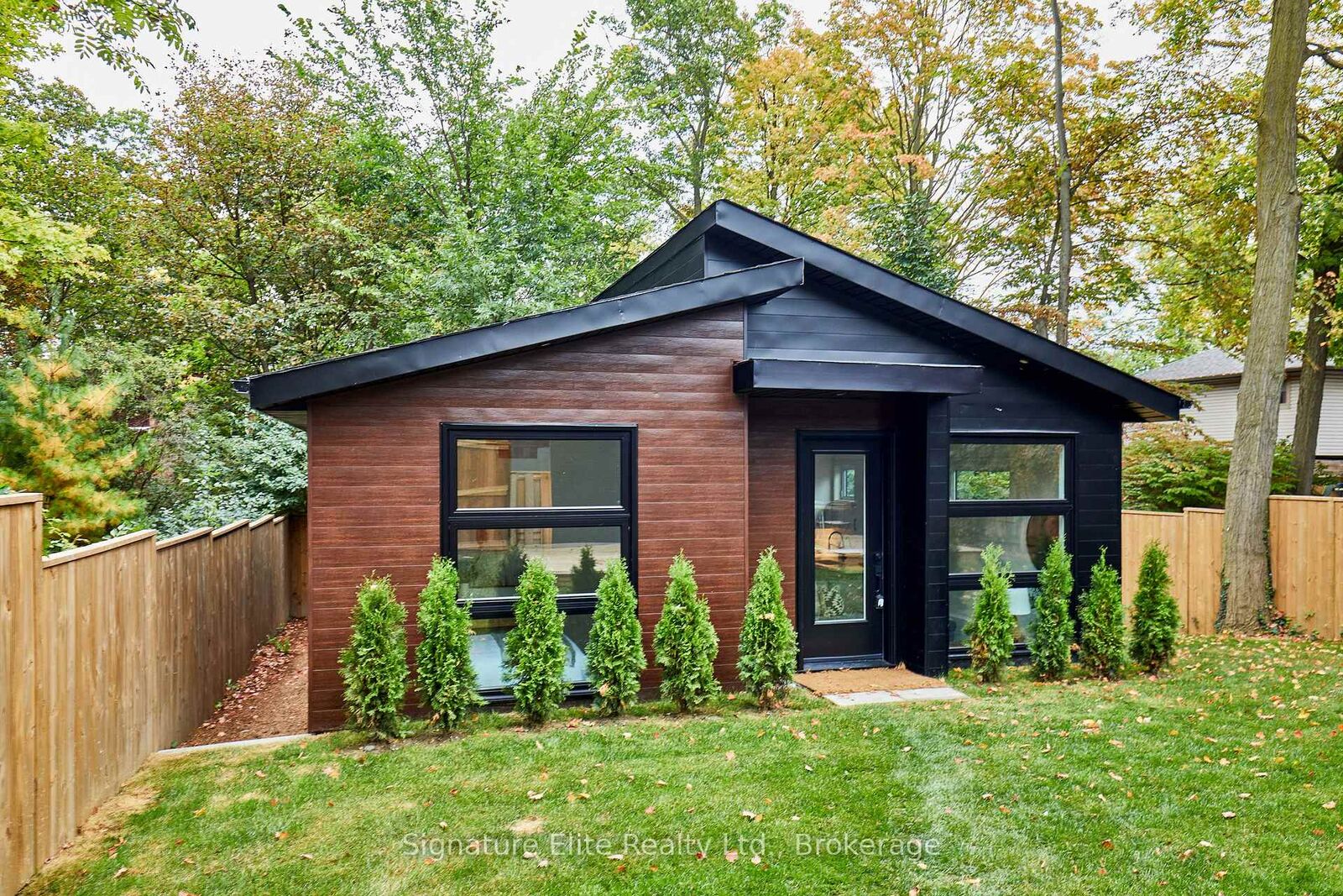 Property Photo:  25 Lyncroft Drive Garden Suite  ON M1E 1X6 