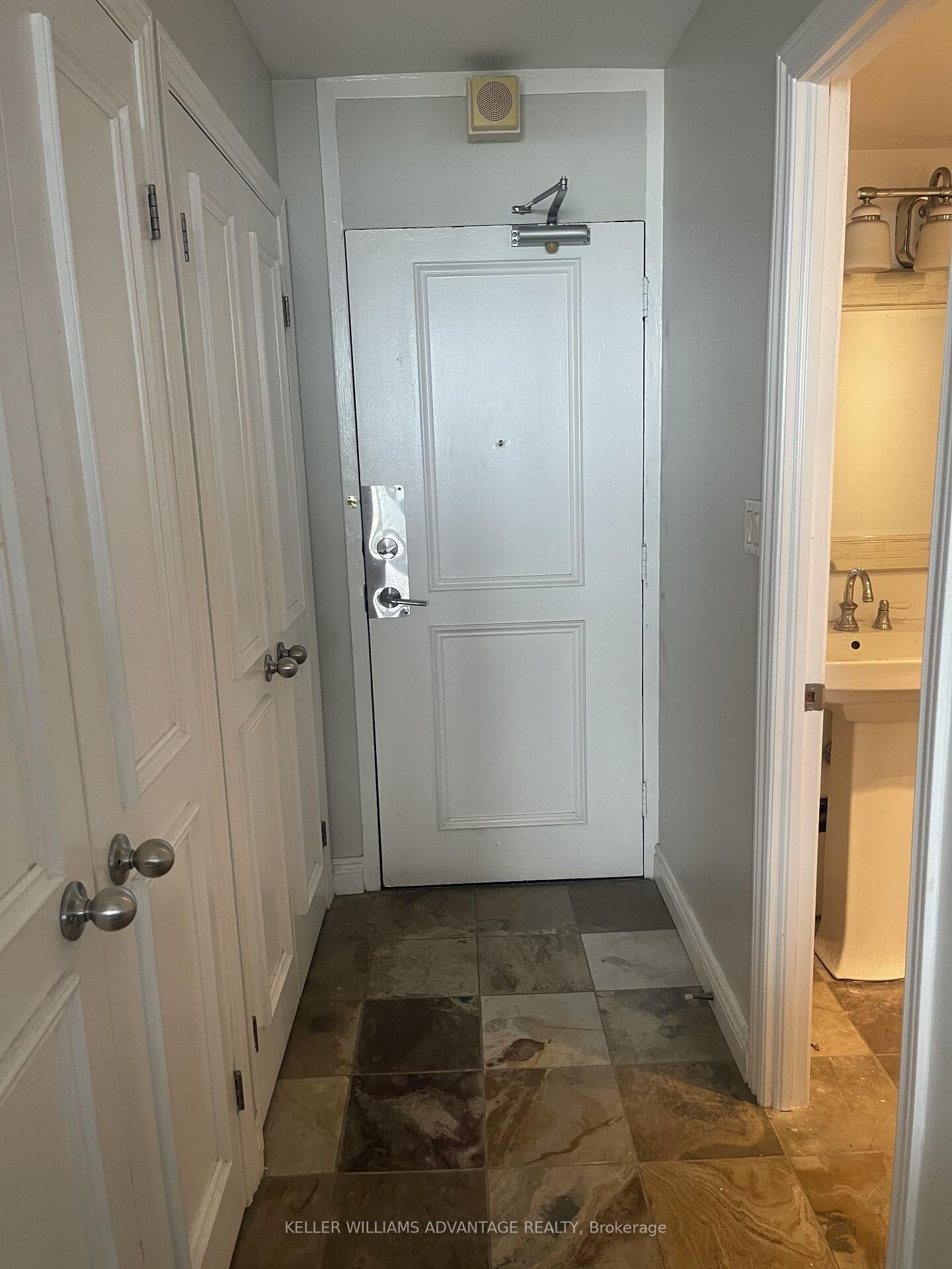 Property Photo:  40 Homewood Avenue 2810  ON M4Y 2K2 