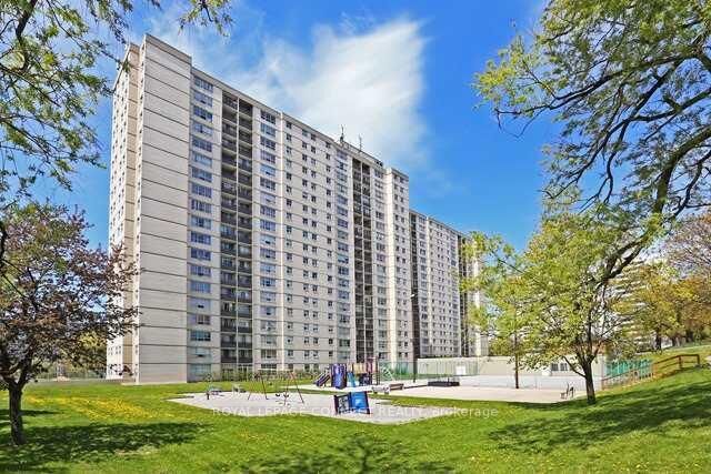 Property Photo:  5 Parkway Forest Drive 407  ON M2J 1L2 