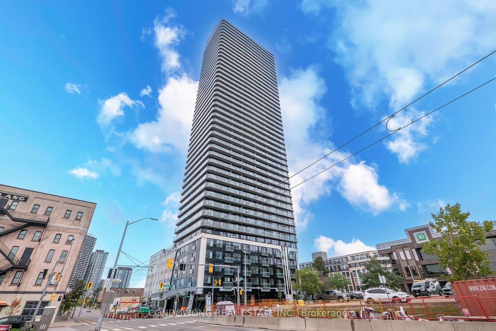 Property Photo:  30 Francis Street S 609  ON N2G 1H7 