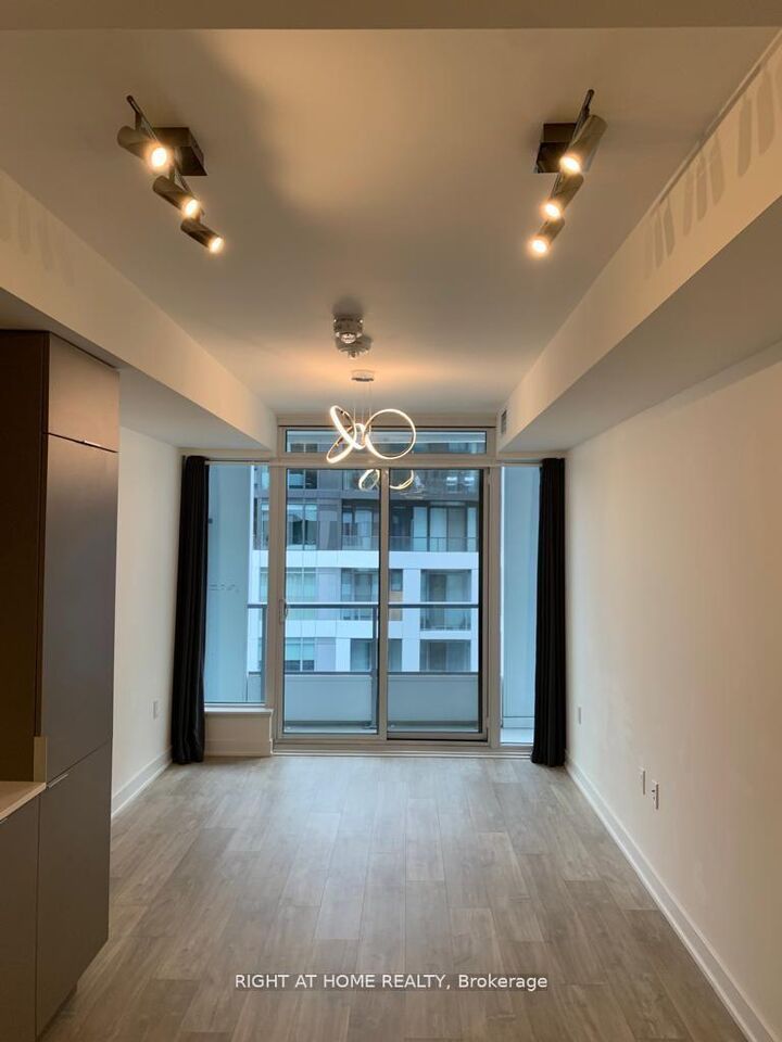 Property Photo: 27 Bathurst Street 1416W ON M5V 2P1