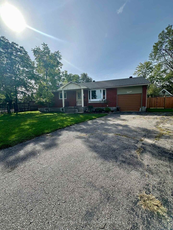 Property Photo:  14 Brock Crescent  ON L9Y 2L5 