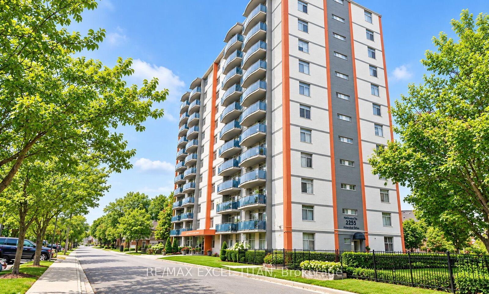 Property Photo:  2255 Weston Road 409  ON M9N 1Y5 
