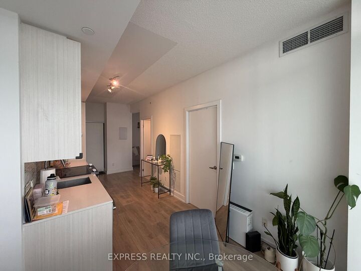 Property Photo:  128 Fairview Mall Drive 501  ON M2J 0E8 