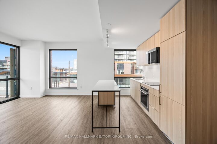 Property Photo:  251 Masonry Way 212  ON L5H 0B3 