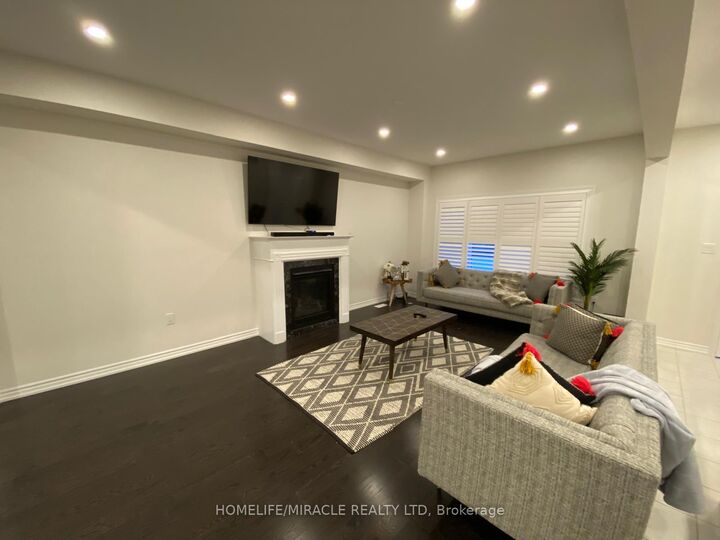 Property Photo:  100 Dolobram Trail  ON L7A 4Y4 