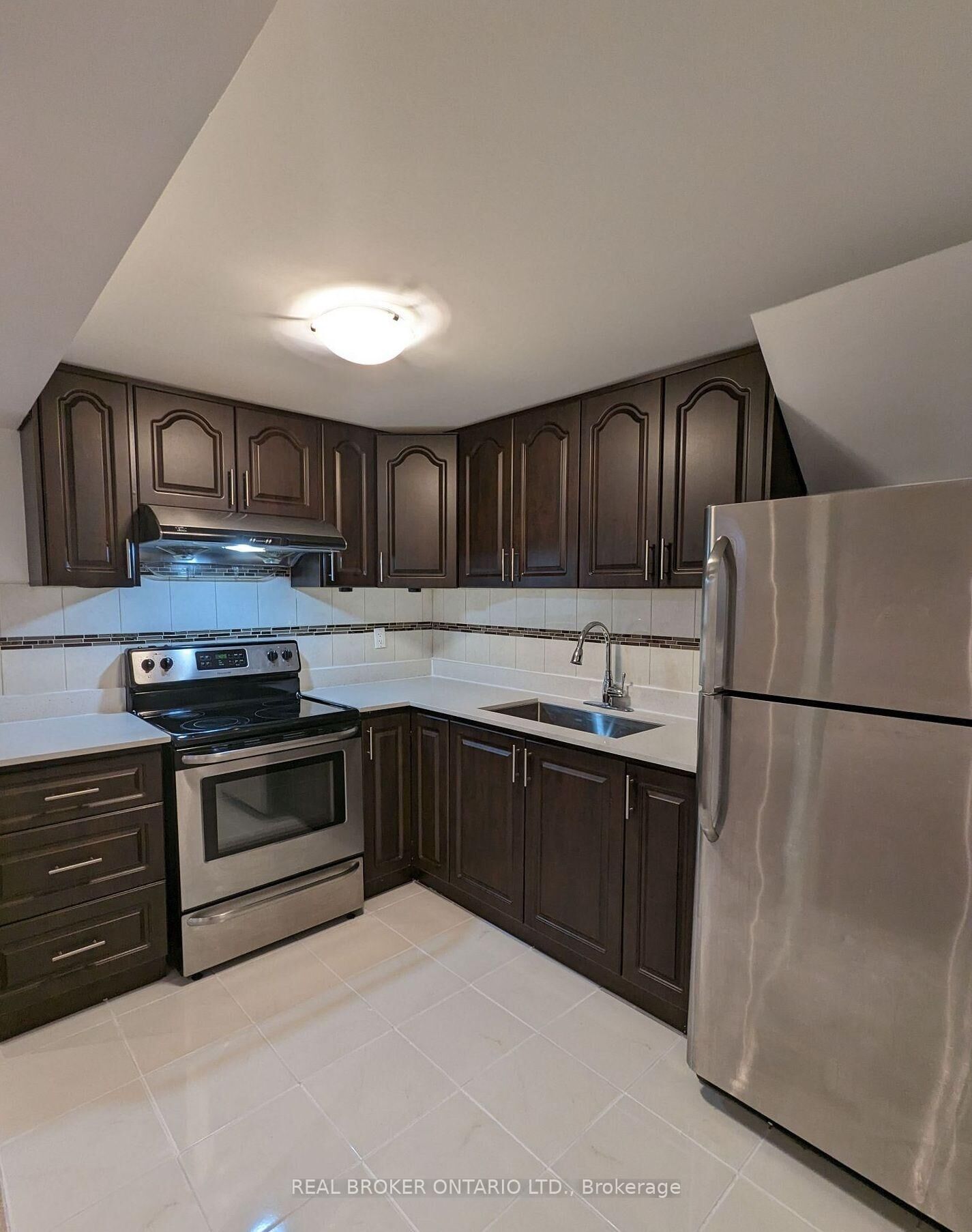 Property Photo:  104 Randall Avenue Bsmt  ON L3S 3S3 