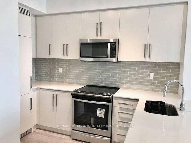 Property Photo:  5180 Yonge Street 2204  ON M2N 5P6 